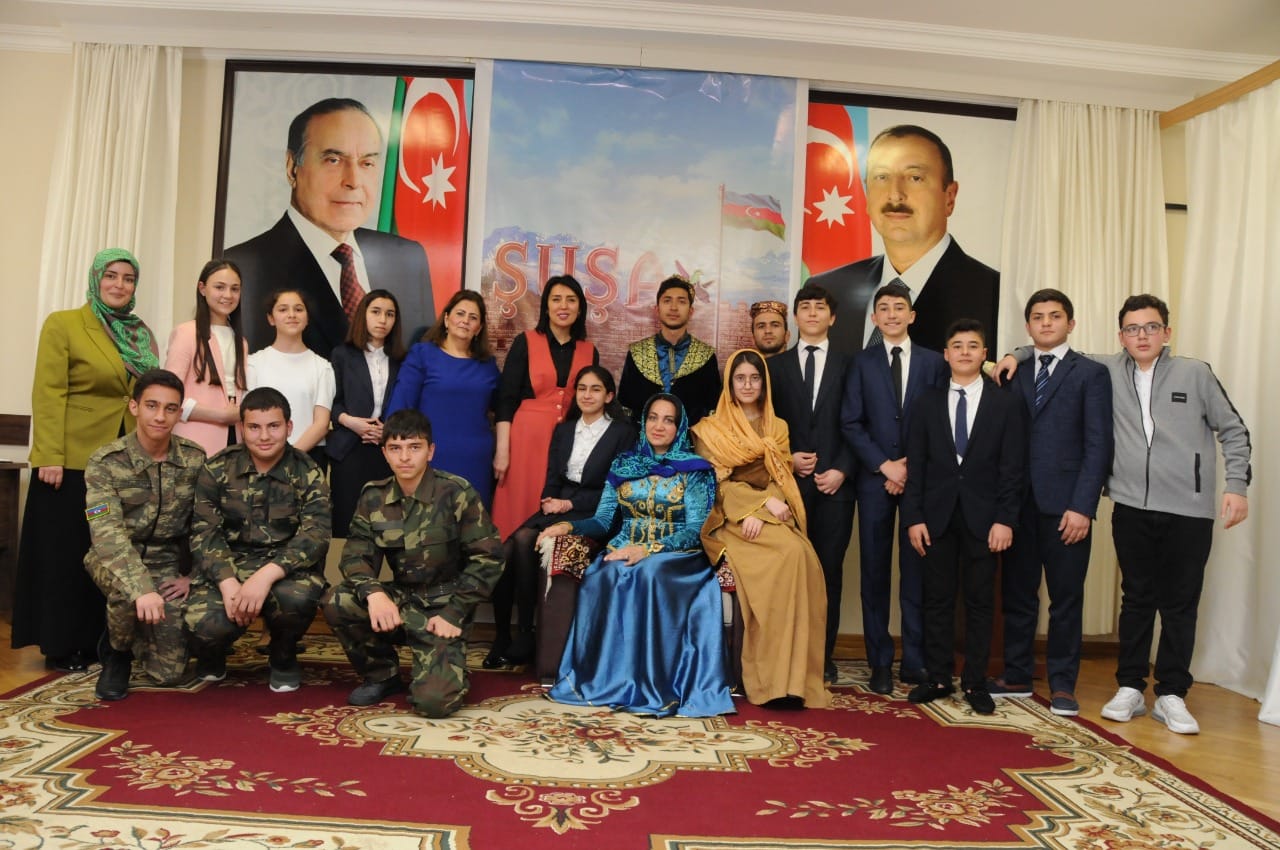 Şagirdlər Şəhidlərin obrazlarını canlandırdı - FOTOLAR