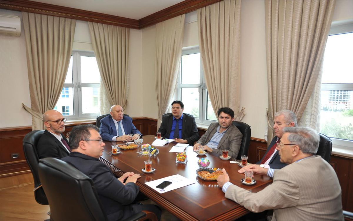 BMU rektoru fransalı professorlarla görüşüb