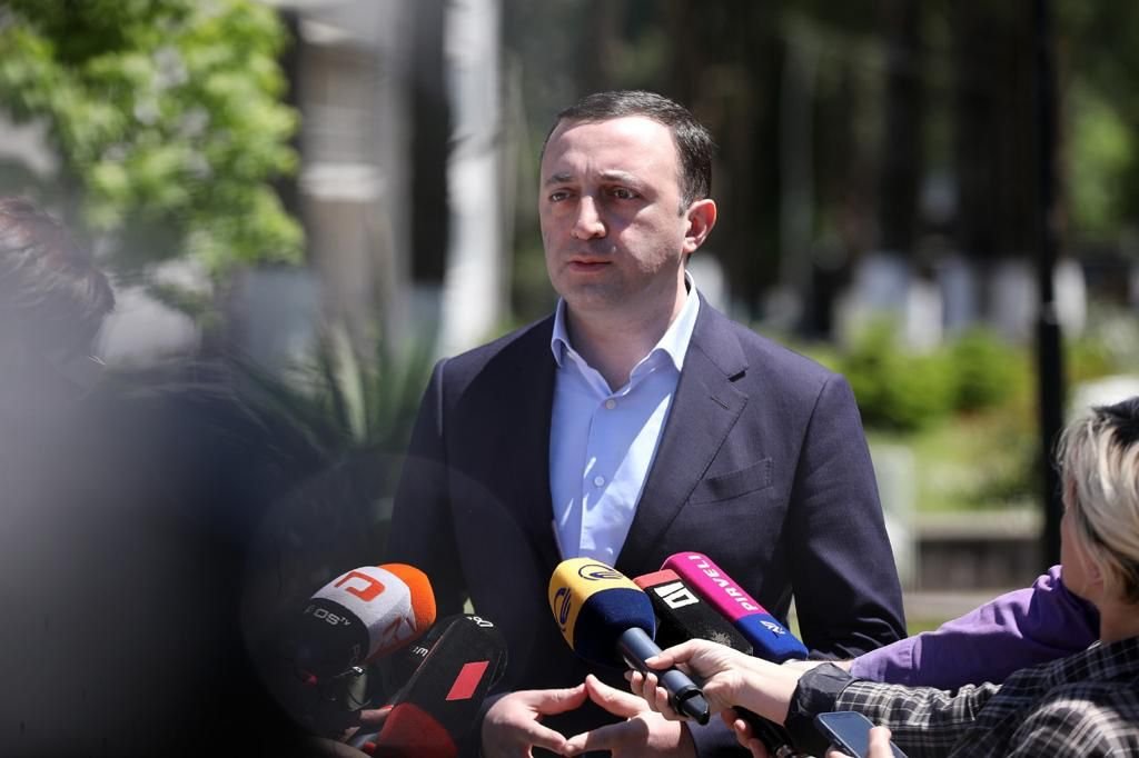 Baş nazir Saakaşvilinin xaricə aparılmasına icazə vermədi