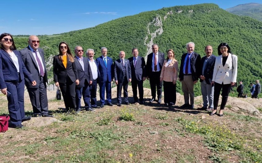 3 ölkənin deputatları Cıdır düzündə - FOTO