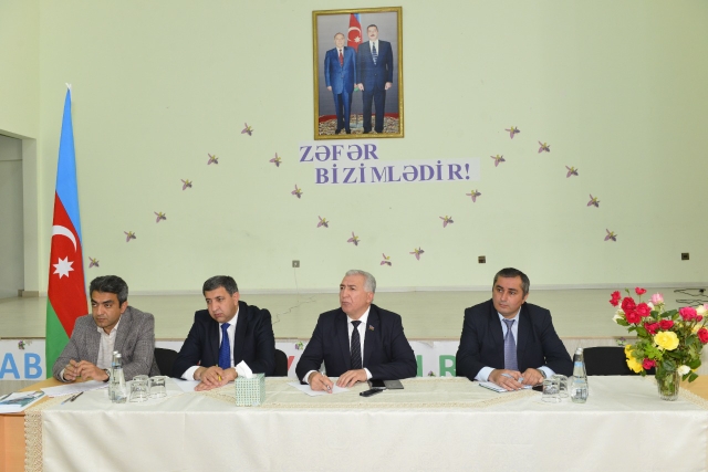 “Qobu Park”da məskunlaşan kəlbəcərlilərlə görüş keçirilib