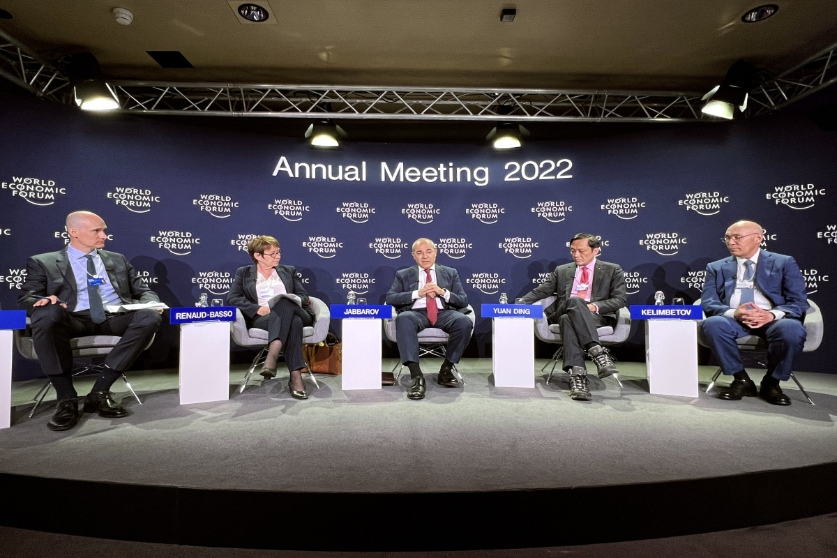 Mikayıl Cabbarov Davos Forumuna qatıldı