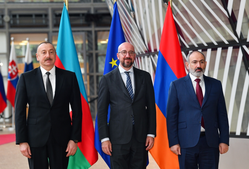 Brüssel görüşünün nəticələri erməni ekspertləri YASA BATIRIB