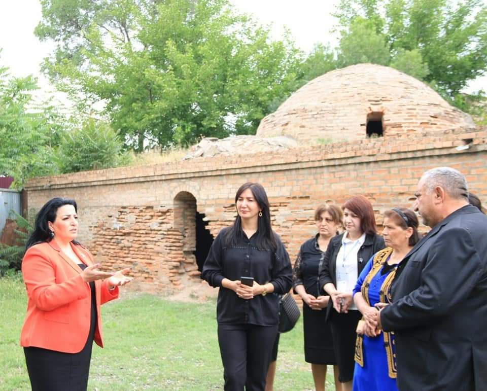 Fatma Yıldırım tarixi hamama baş çəkdi - FOTOLAR