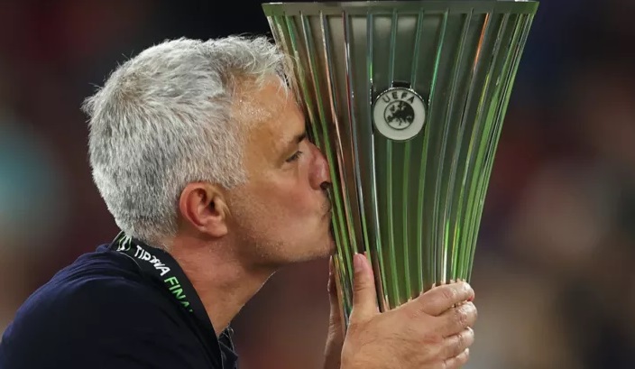 Mourinyonun unikal REKORDU - Hələ heç bir məşqçi bunu edə bilməyib