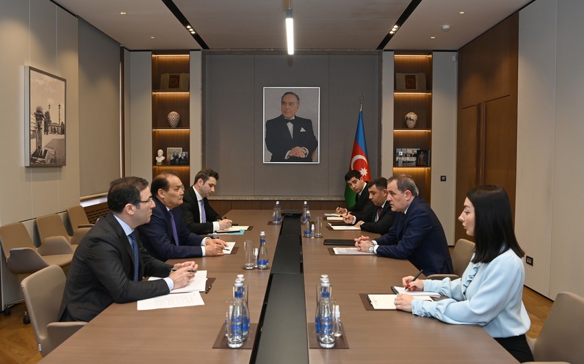 Ceyhun Bayramov Bağdad Amreyev ilə görüşdü