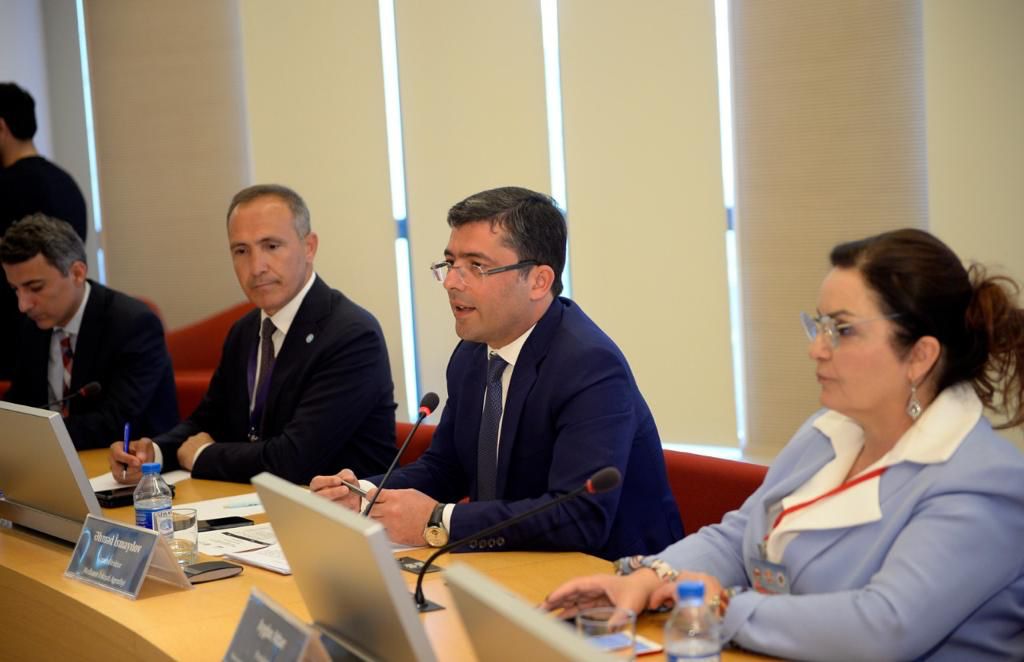 Yeni mediaya keçid beynəlxalq ekspertlərlə müzakirə edildi - FOTO