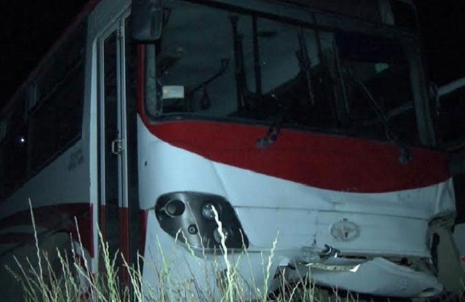 Avtobus yolu keçən kişini vurub öldürdü