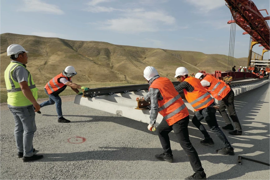 Horadiz-Ağbənd dəmir yolunda işlər 90 faiz tamamlanıb