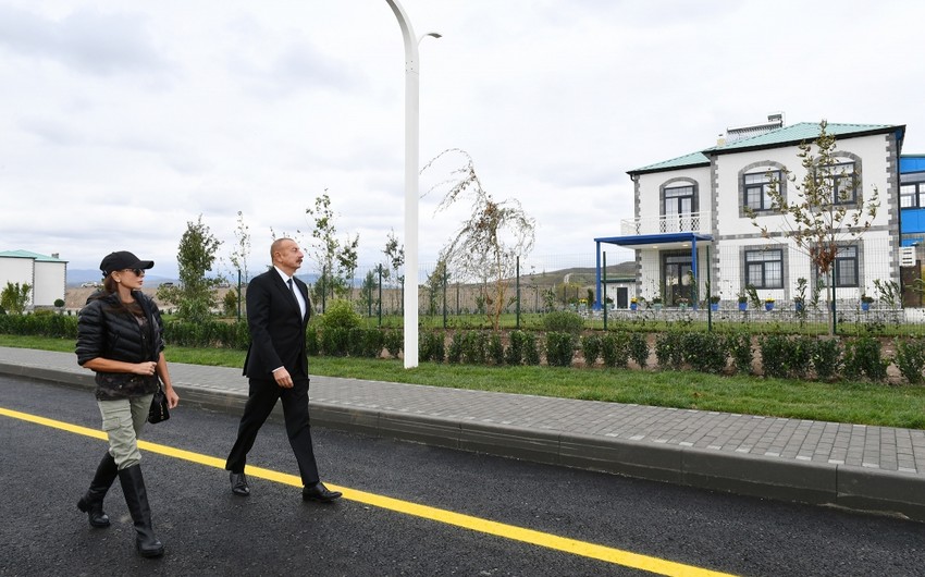 İlham Əliyev və xanımı Ağalı kəndinin sakinləri ilə görüşdü