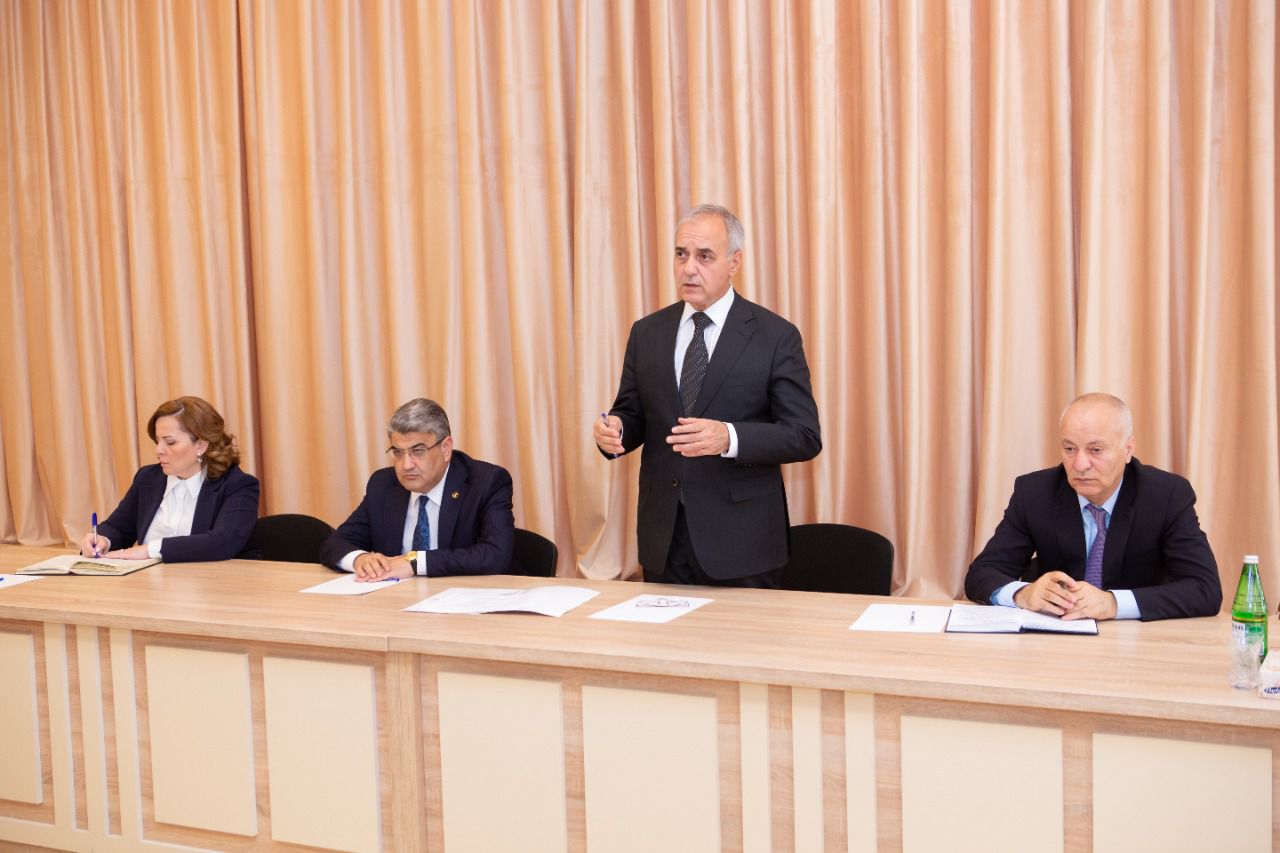 Elxan Allahverdiyev Binəqədi sakinləri ilə görüşüb
