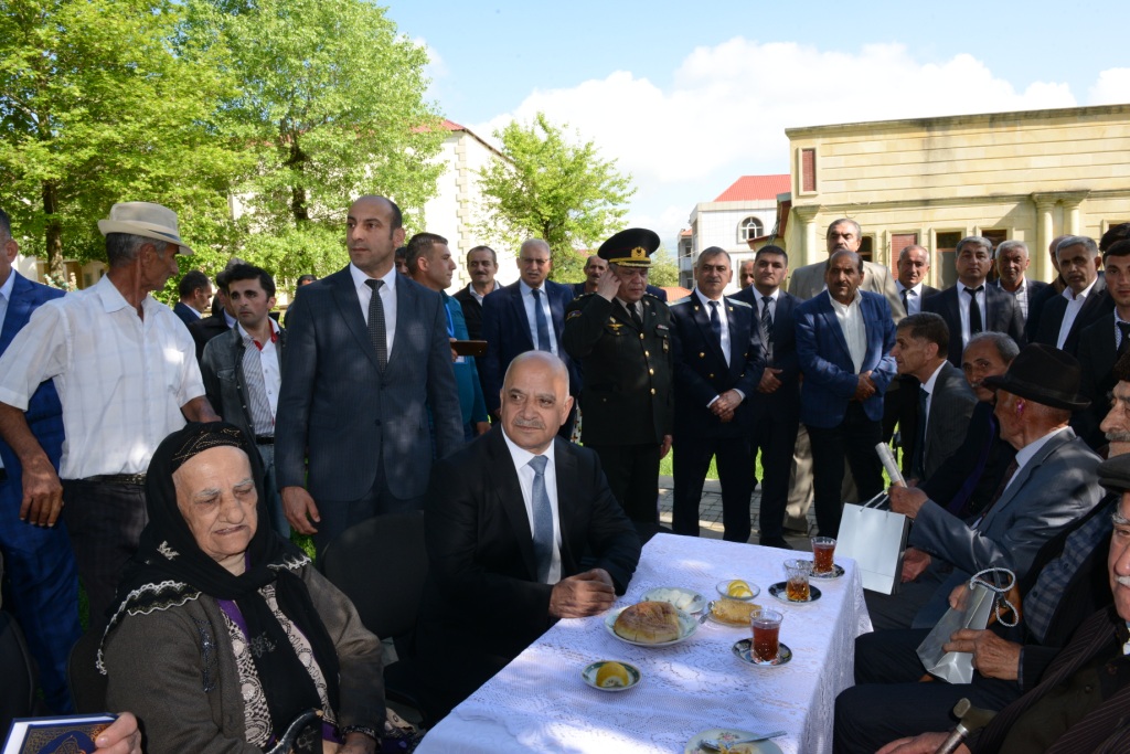 Uzunömürlülərin II yaradıcılıq festifalı keçirilib