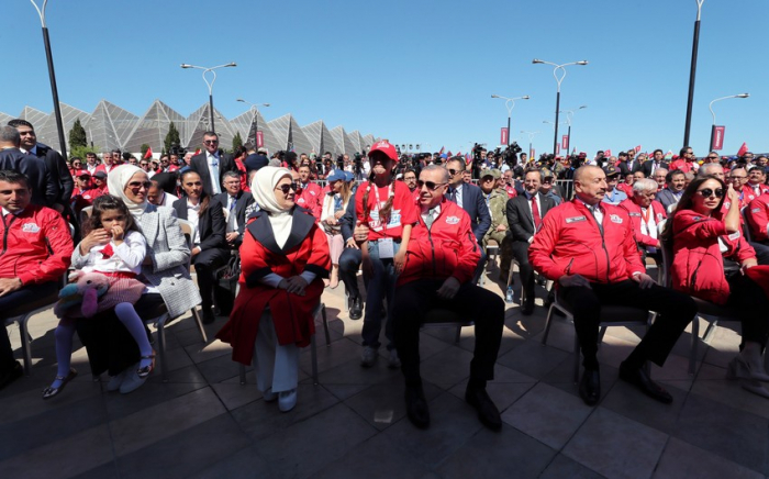 Prezidentlər Bakıdakı aviaşounu izlədilər