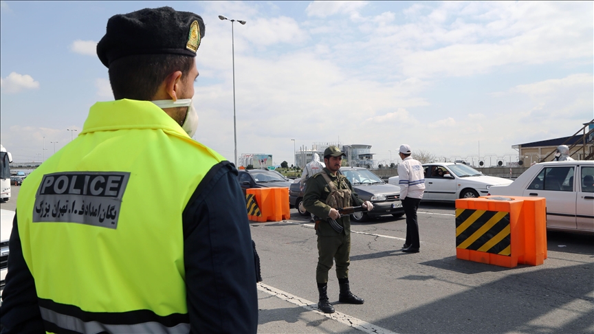 İranda polislər atəşə tutuldu - Yaralılar var
