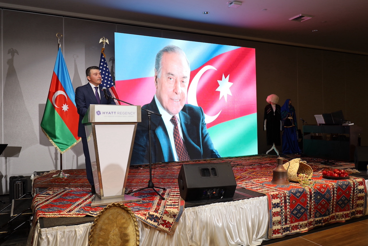 Los Ancelesdə Müstəqillik Günü qeyd olunub
