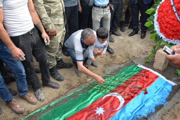 10 ay komada qalan qazinin son mənzili - FOTOLAR