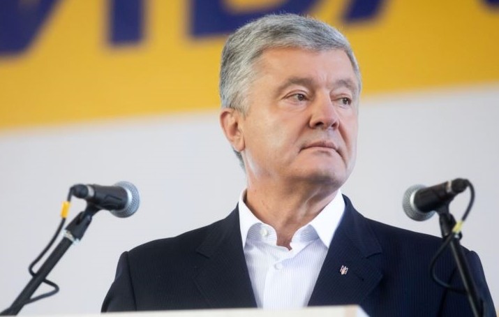 Poroşenko ölkədən çıxmaq üçün Zelenskidən icazə istədi