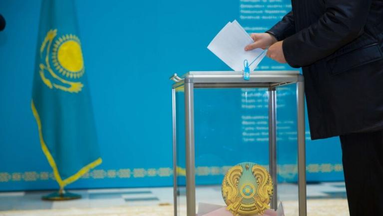 Deputatlar Qazaxıstanda referendumu müşahidə edəcəklər
