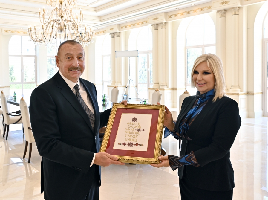 Prezident Serbiya Baş nazirinin müavinini qəbul edib