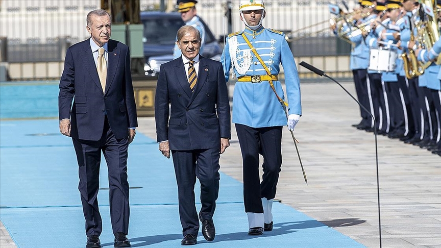 Ərdoğan ilk dəfə Şahbaz Şəriflə görüşdü