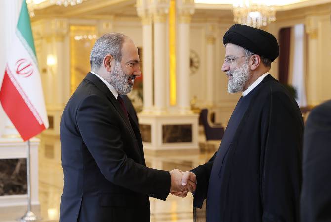 Paşinyan Rəisi ilə Qarabağı müzakirə etdi