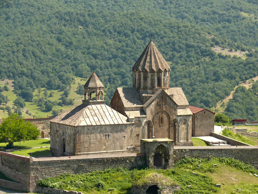 Əcnəbilər Qarabağa qanunsuz səfər edirlər - STATİSTİKA