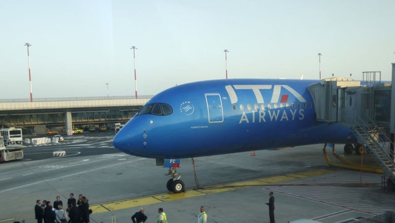 Pilotlar uçuş vaxtı yatdılar - Təyyarədə qorxulu anlar