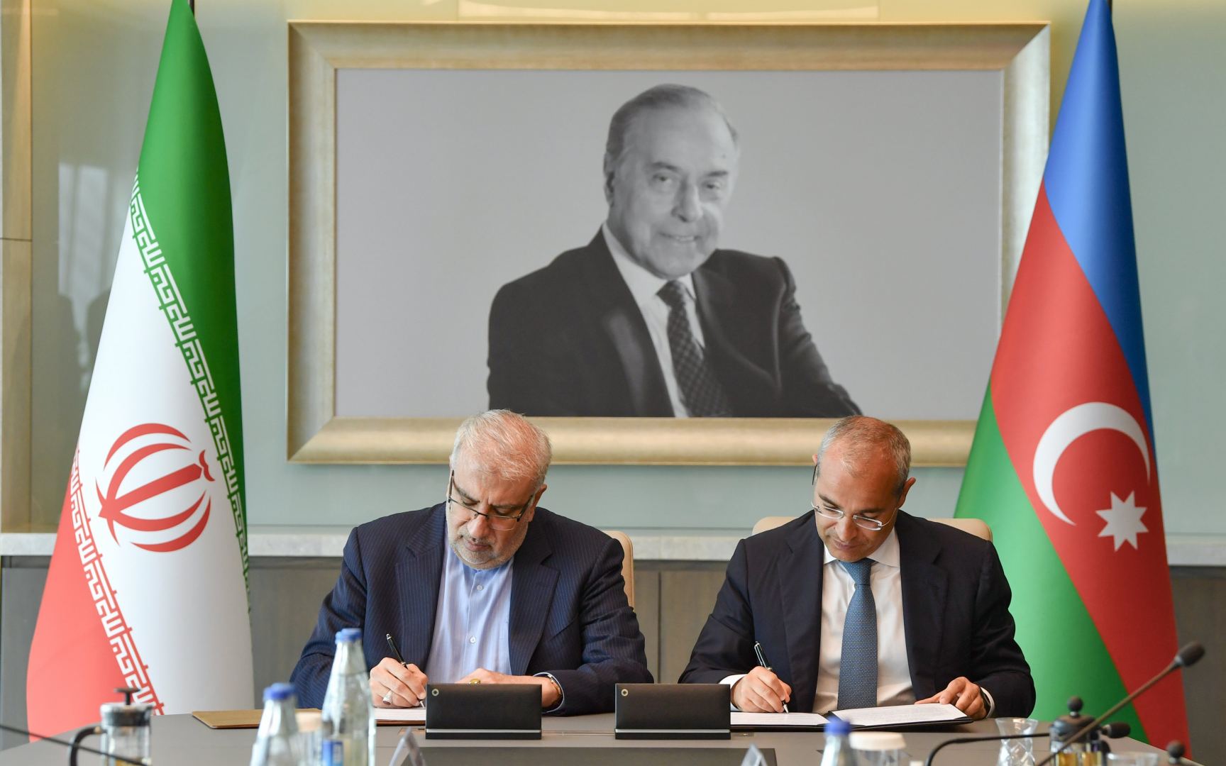 Azərbaycan İranla memorandum İMZALADI