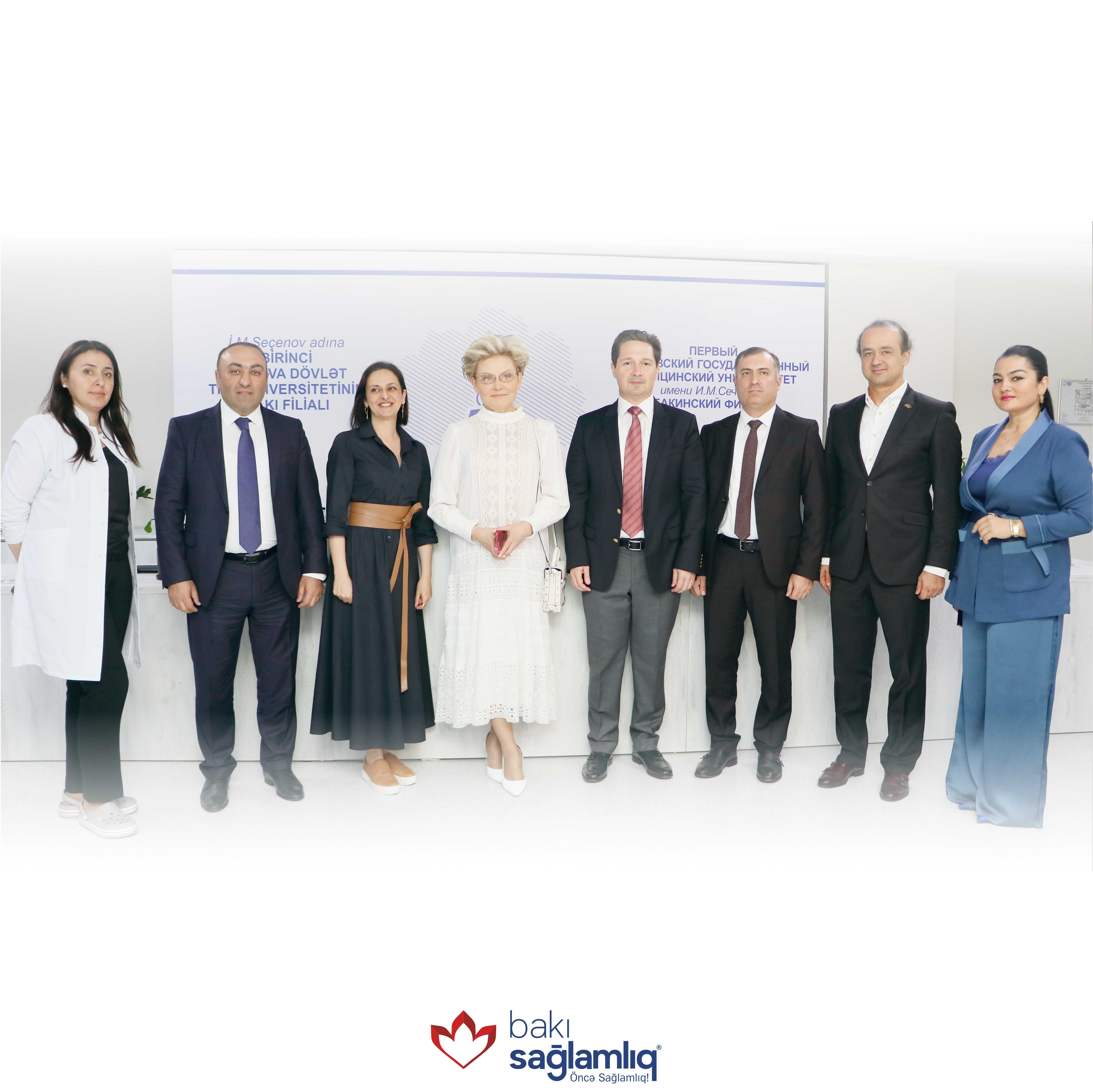 Dünyaca məşhur professor Bakı Sağlamlıq Mərkəzində