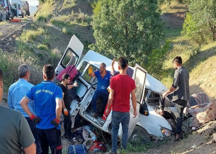 Türkiyədə ağır qəza: 4 ölü, 6 yaralı
