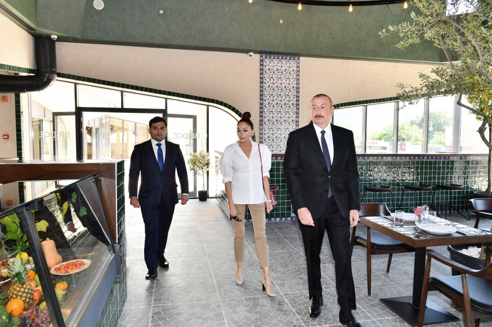 Prezident və xanımı “Şərq Bazarı”nda - FOTOLAR