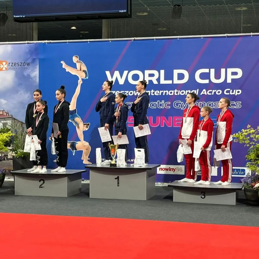 Gimnastlarımız iki qızıl, bir gümüş medalla vətənə qayıdır - FOTO