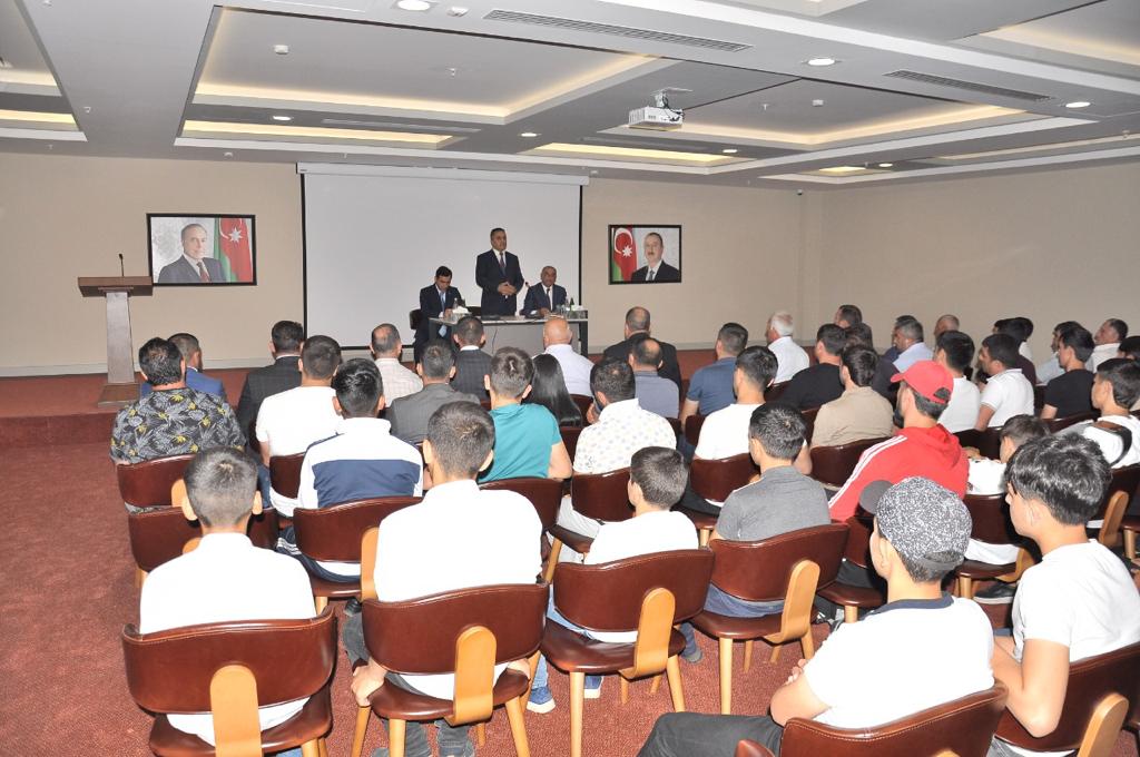 İcra başçısı və deputat idman ictimaiyyəti ilə görüşdü - FOTO