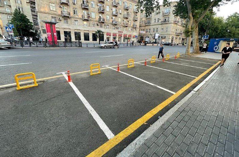 Bakının mərkəzində ağacları kəsib parkinq düzəltdilər - FOTOLAR