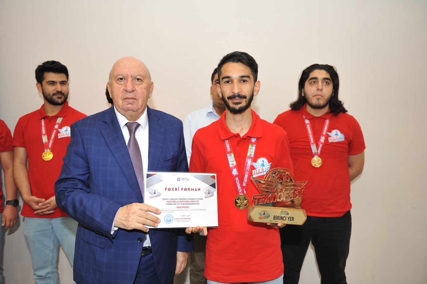 “TEKNOFEST”də uğur qazanmış tələbələr mükafatlandırıldı