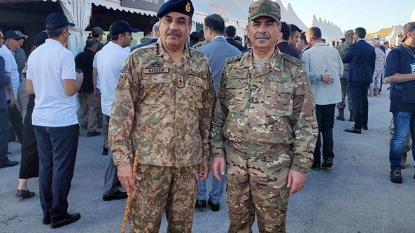 Müdafiə naziri pakistanlı generalla GÖRÜŞDÜ