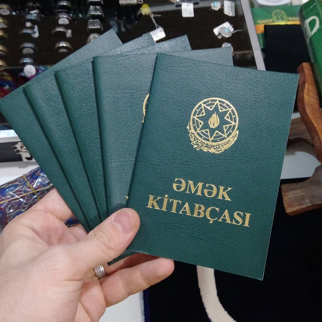 Əmək kitabçaları ləğv edilmir - RƏSMİ