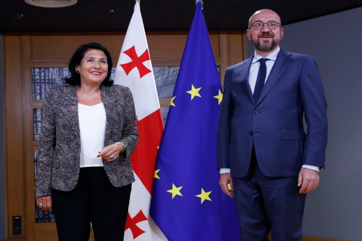 Zurabişvili Şarl Mişellə görüşdü