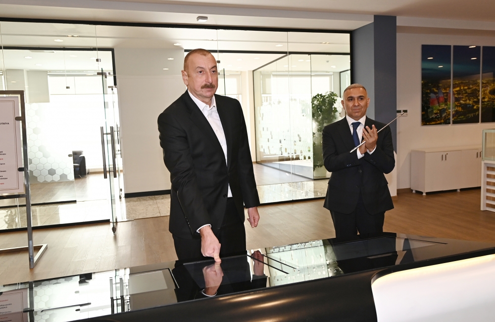 Prezident Bakıda açılışa qatıldı - FOTOLAR