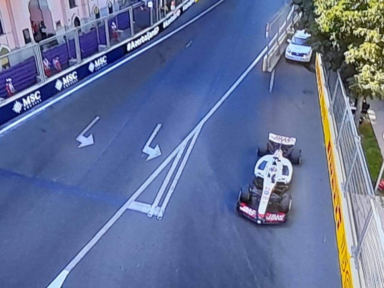 Daha 1 pilot yarışdan kənarda qaldı