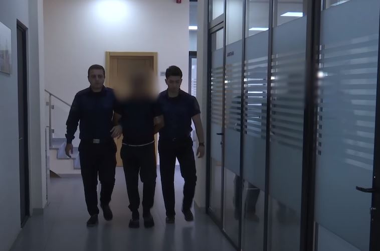 Tüfənglə 4 nəfəri güllələdi, biri ÖLDÜ