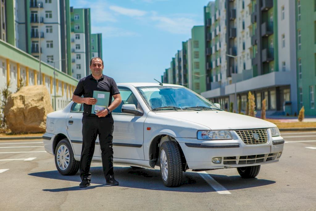 Müharibədən sonra 200 qaziyə avtomobil verilib