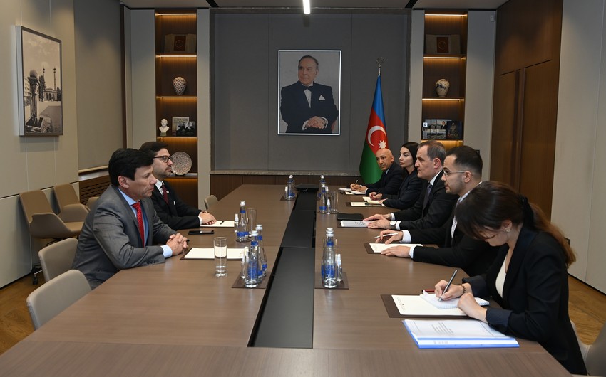 Ceyhun Bayramov Paraqvay deputatları ilə görüşdü