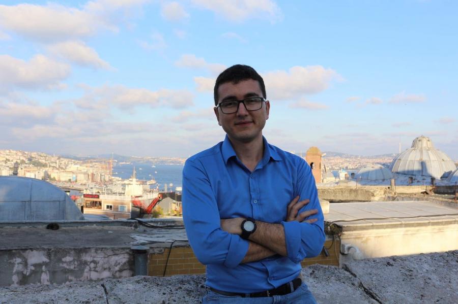 Şair Ramil Əhmədin kitabı çap olundu