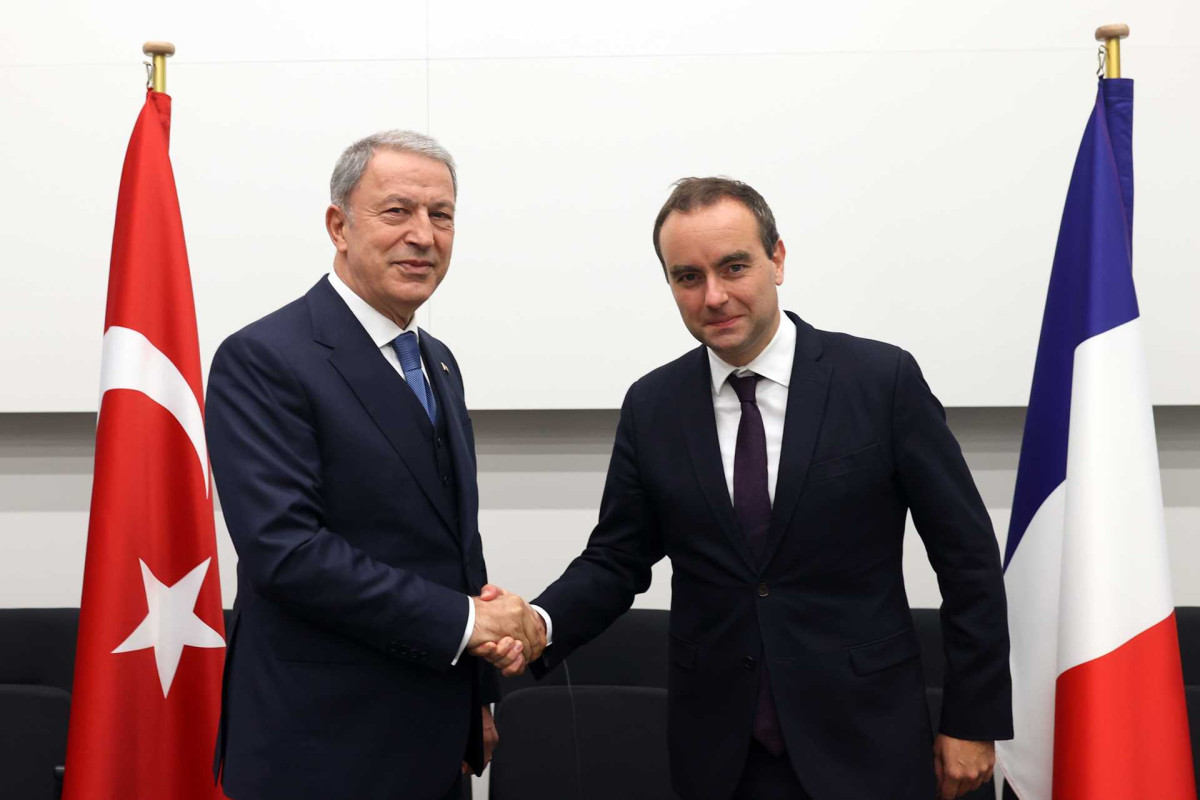 Türkiyə və Fransa müdafiə nazirləri görüşdü