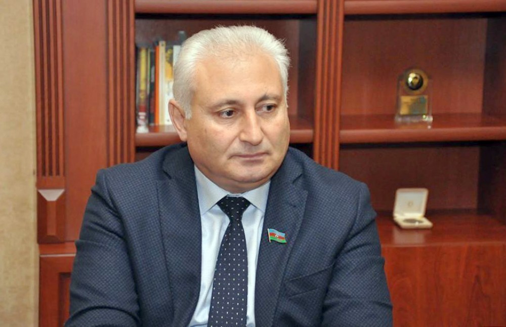 Deputat işçi qrupuna rəhbər seçildi