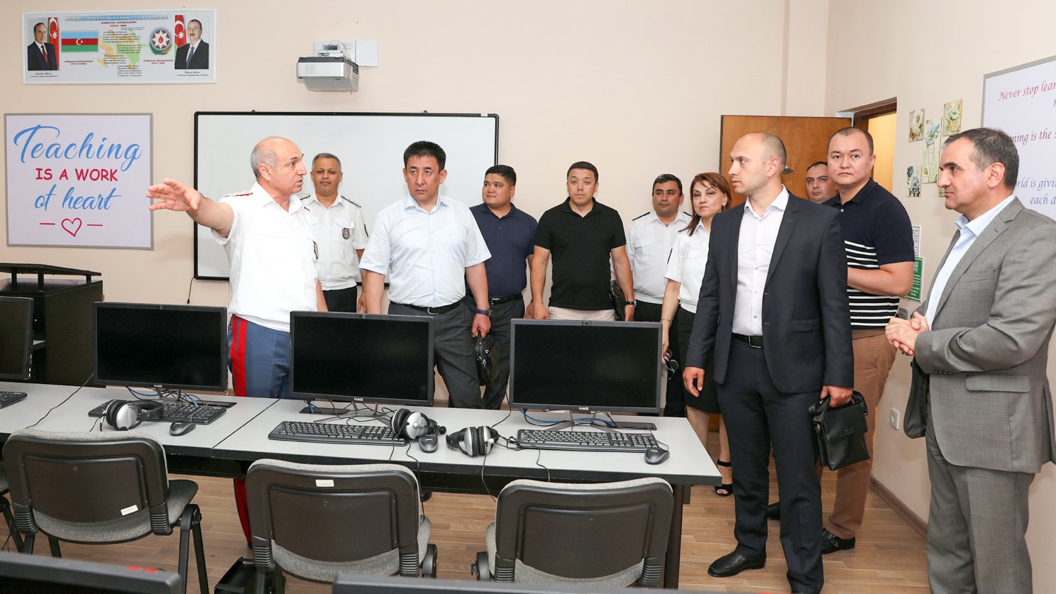 Akademiyada qırğızıstanlı gömrükçülərlə görüş olub