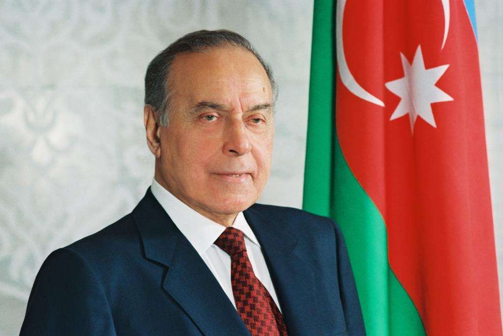 Ulu Öndərin ömür yolu Vətənə xidmət nümunəsidir