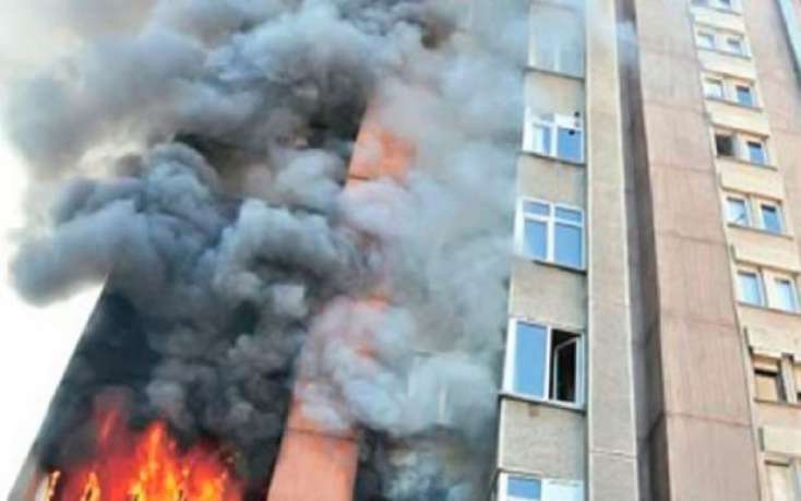 Bakıda binada yanğın olub