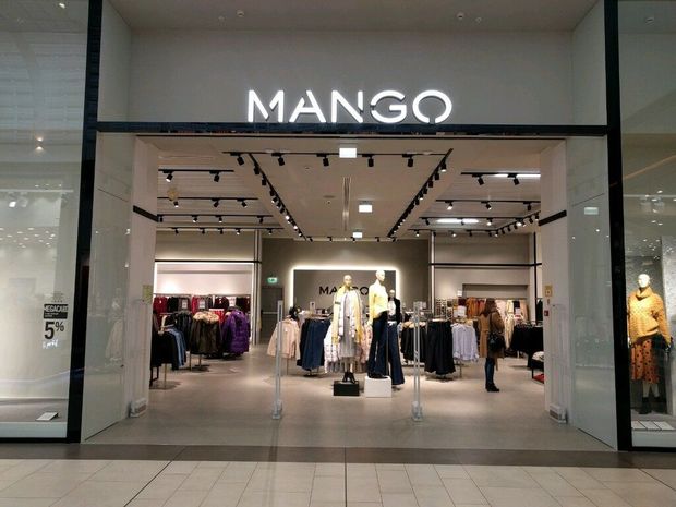 “Manqo” Rusiyadakı mağazalarını satır